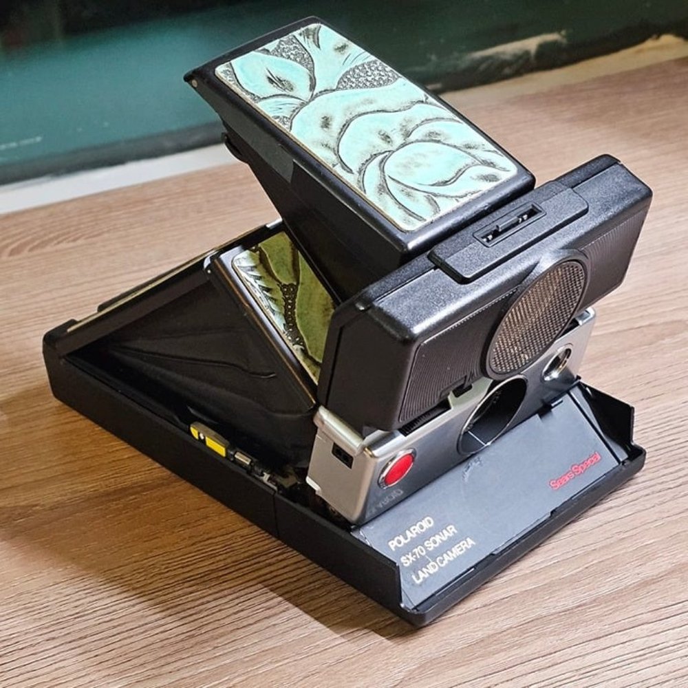 TESTED Polaroid SX-70 Sonar Instant Film Land Camera